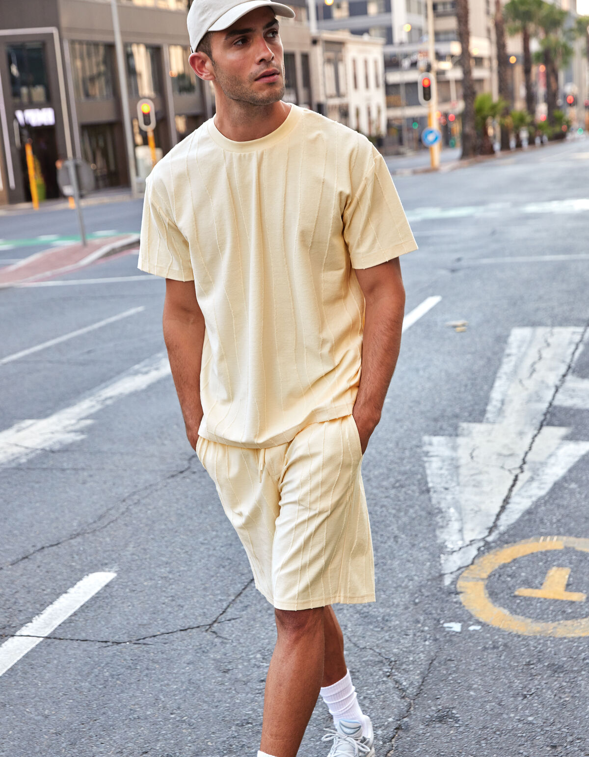 Wavy Line T-shirt Lichtgeel