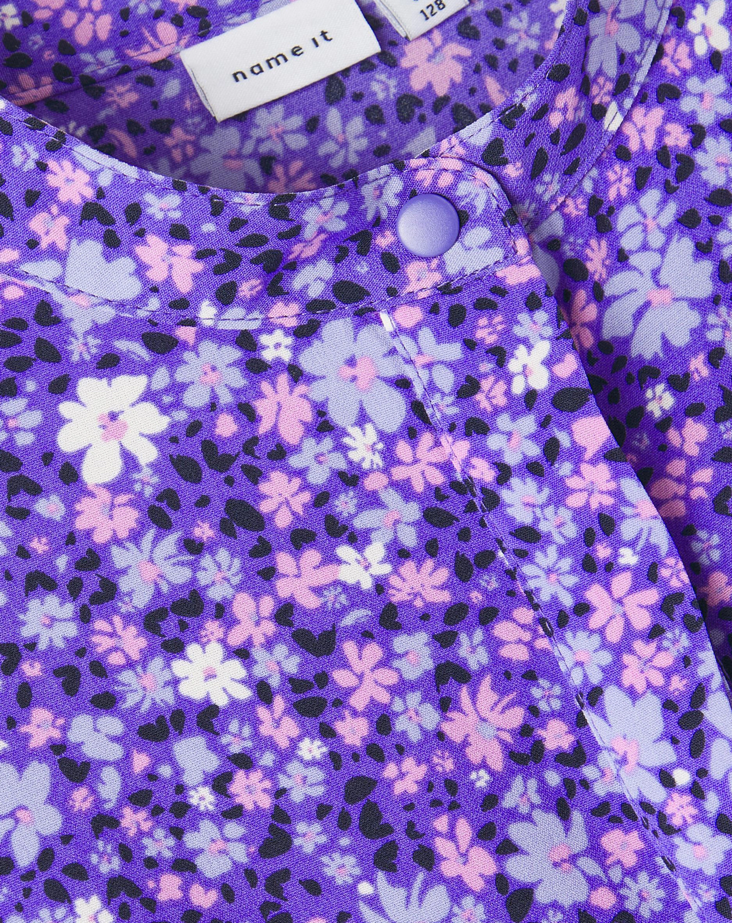 Kurzarmkleid NKFFANN geblümt in purple opulence