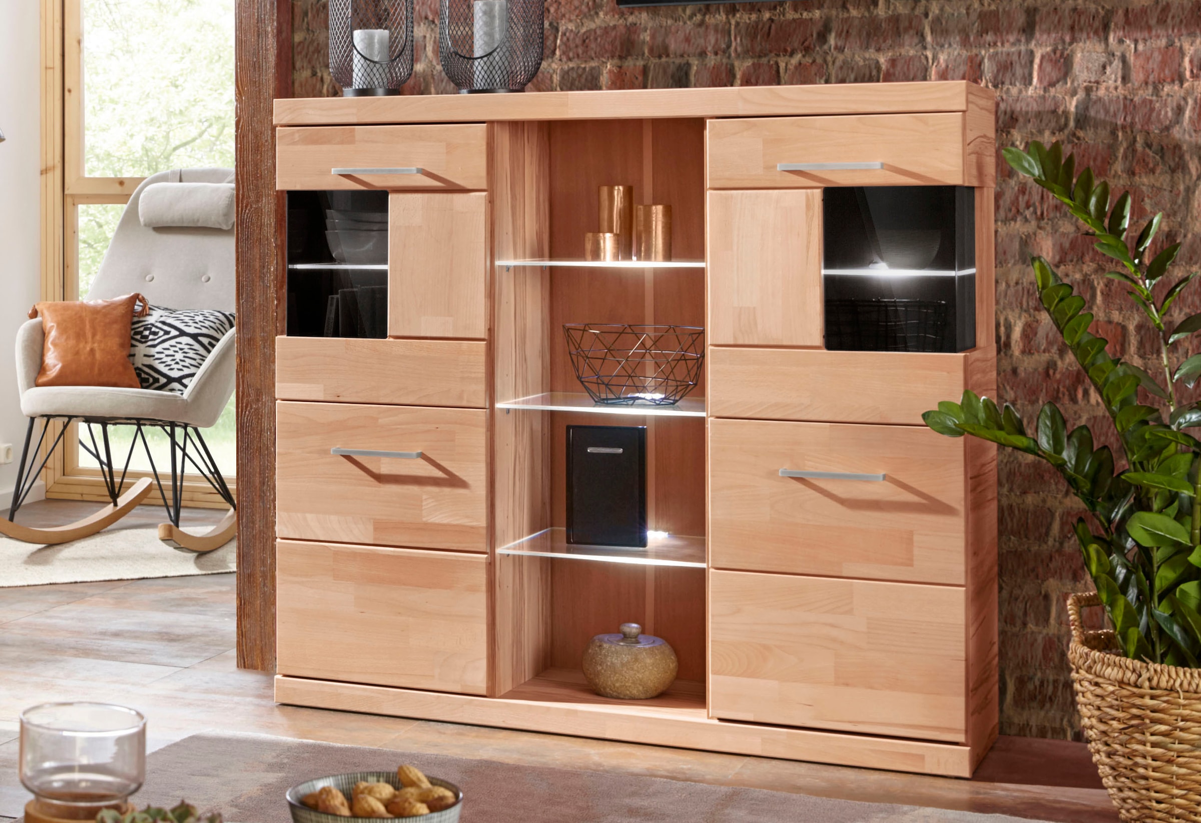 Home affaire Highboard »Ribe,120cm breit,112cm hoch,Oberplatte massiv,12 Fächer« Holz massiv, Holzwerkstoff, Metall Griffe,2Türen mit Glaseinsatz