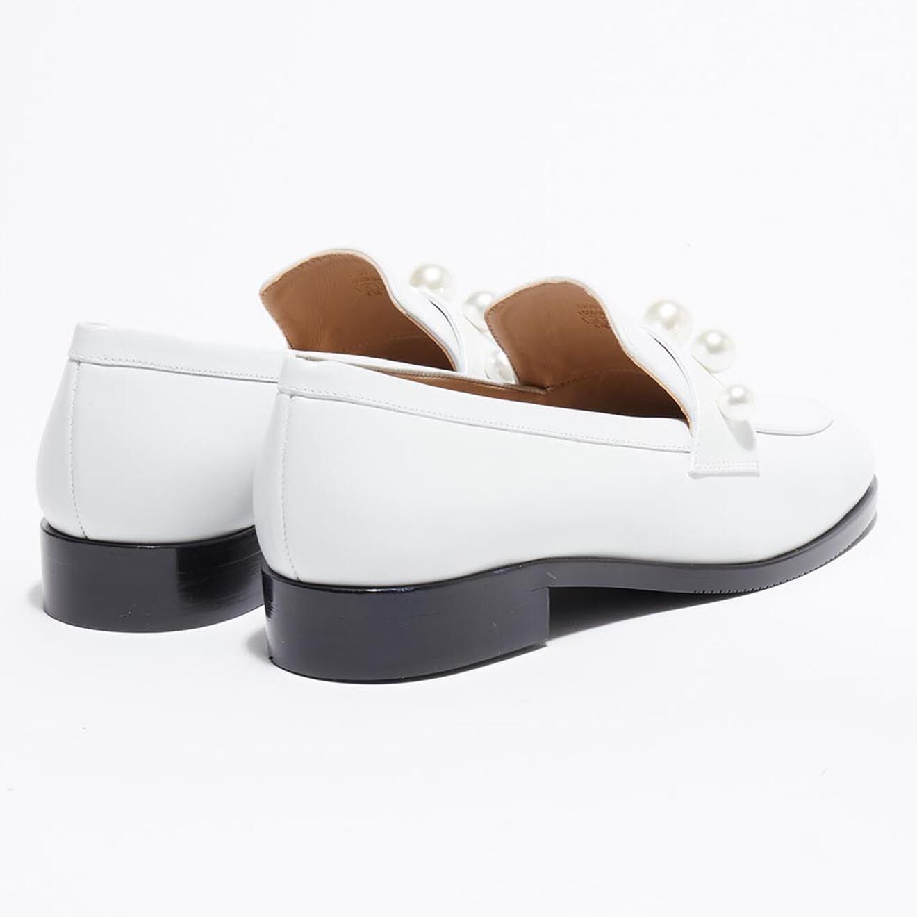 Stuart Weitzman Mocassins en Cuir Goldie Loafer blancs