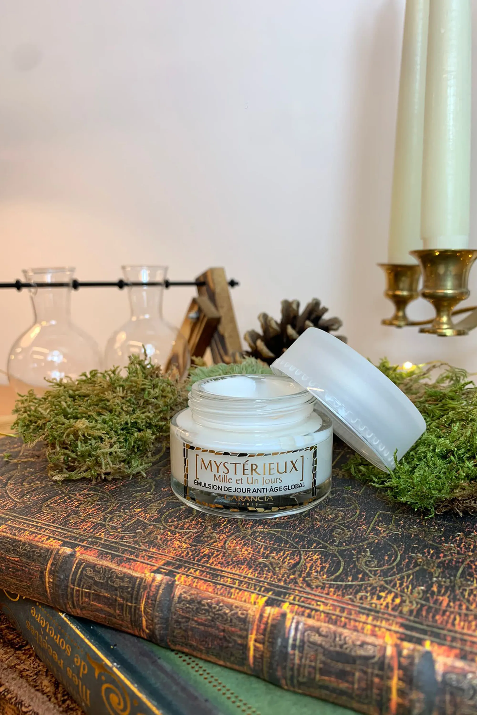 Garancia Soin de jour anti-âge peaux mixtes à grasses Mystérieux Mille et Un Jours-30 ml