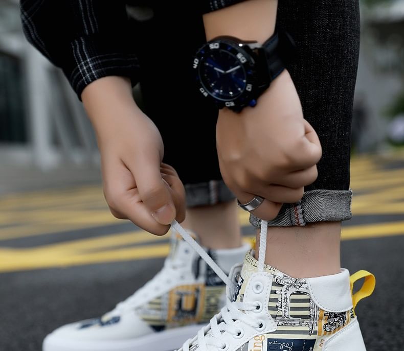 Tanzanite - Hoge sneakers van imitatieleer met vetersluiting en letterprint