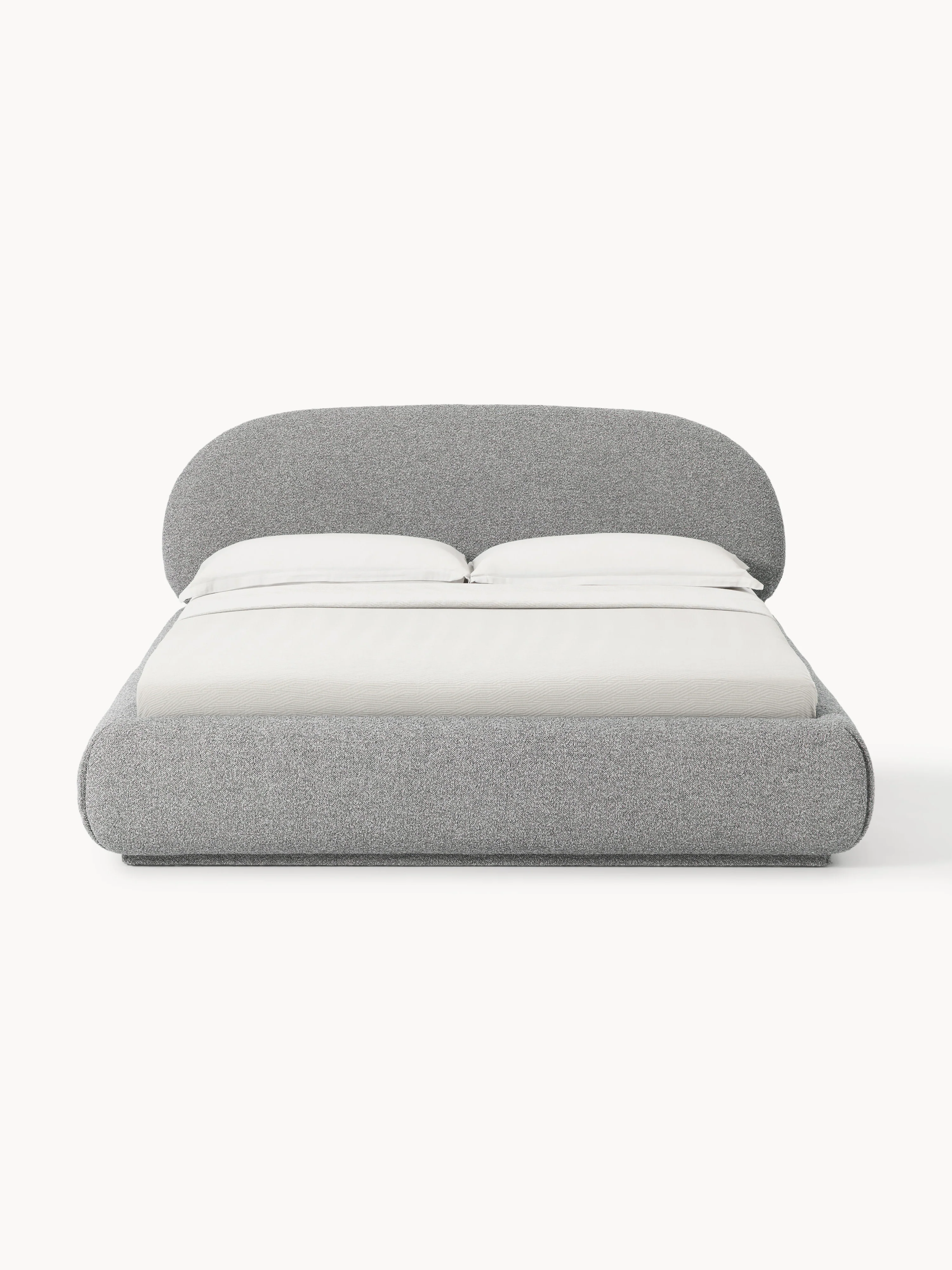 Bouclé gestoffeerd bed Alba