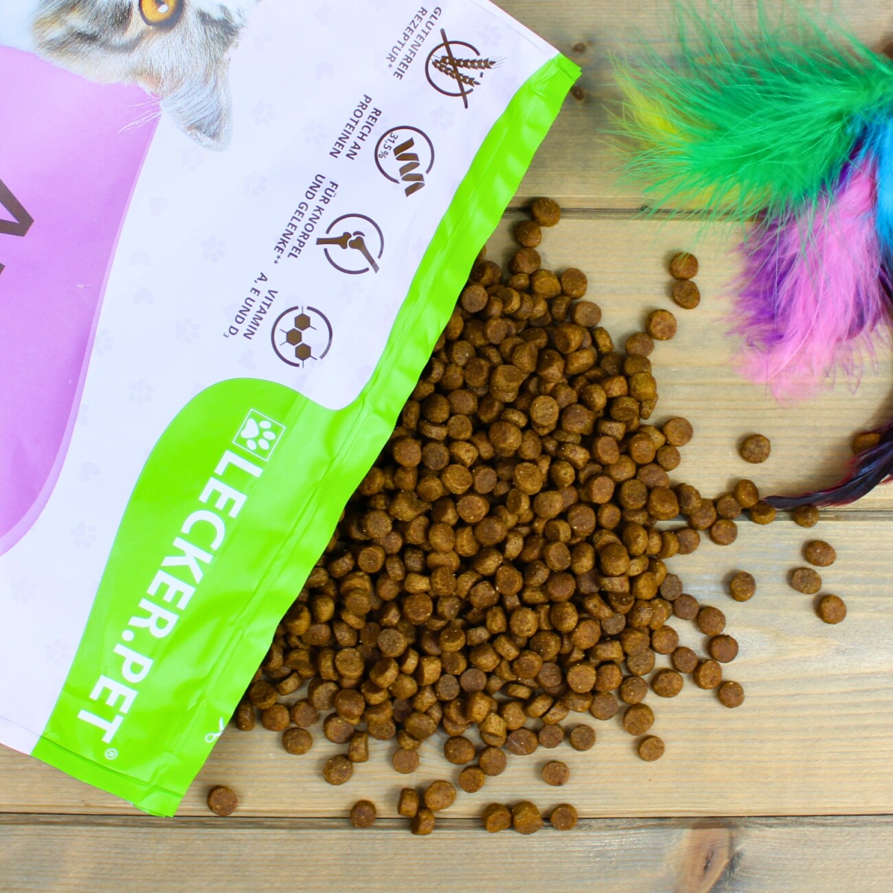 Lyra Pet Lecker.Pet® Mia's Adult Herzhaftes Geflügel Katzenfutter Trockenfutter Vollnahrung 2,5 kg
