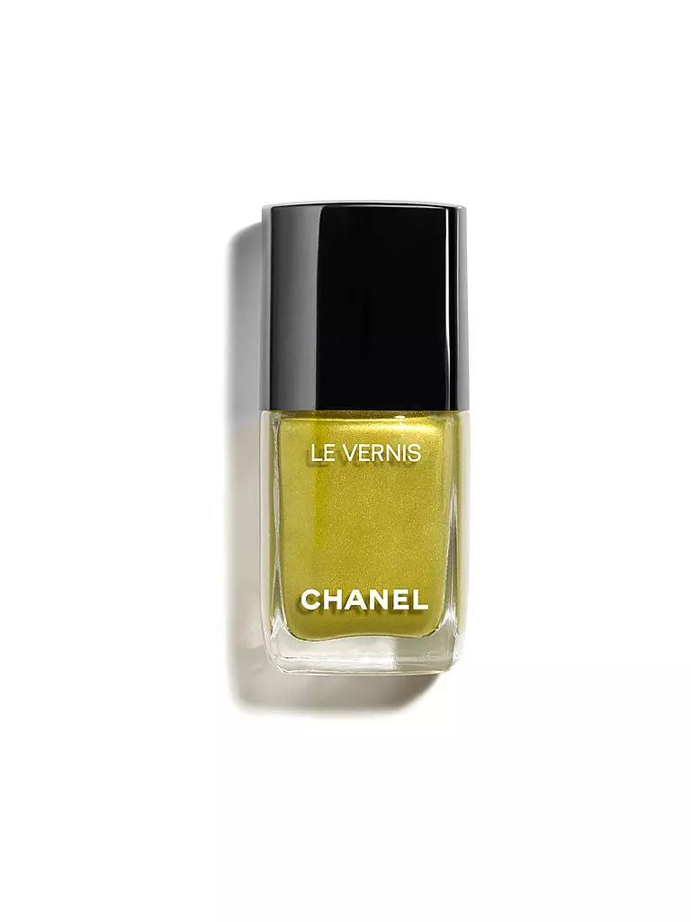 CHANEL NAGELLACK – FARBE UND GLANZ MIT LANGEM HALT gold