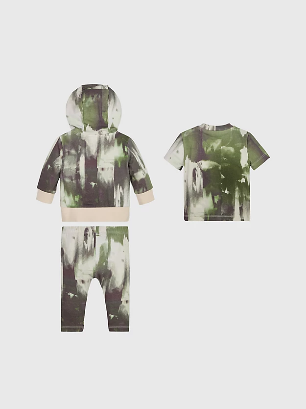 Conjunto de presente para bebê com estampa camuflada