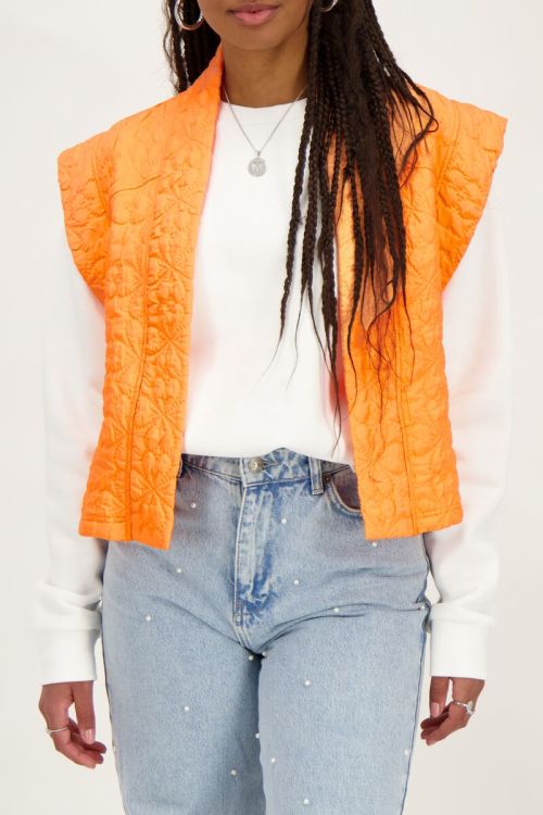 Oranje gewatteerd gilet