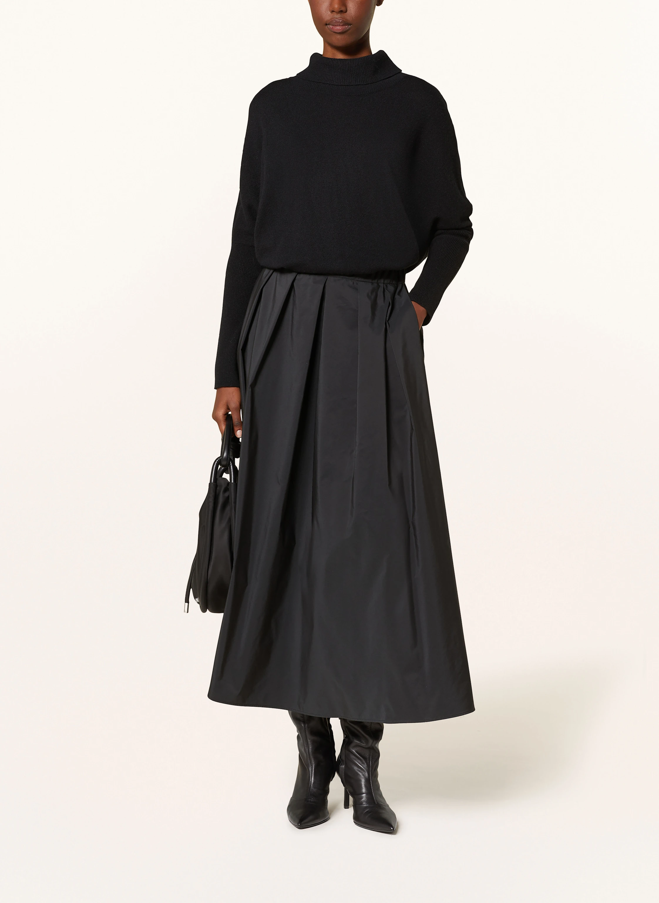 WEEKEND Max Mara Rock CURVATO