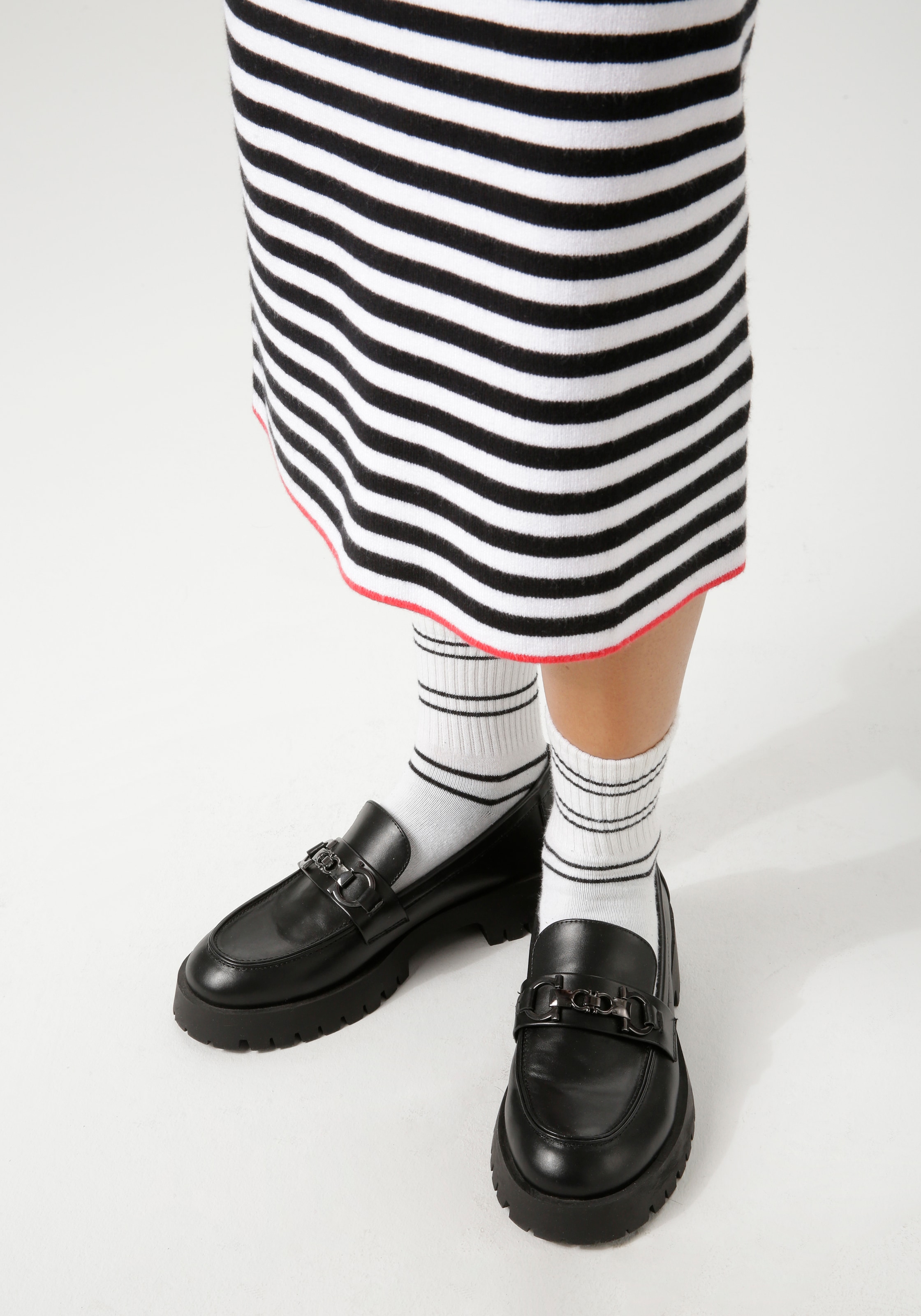 Aniston CASUAL Strickrock , mit rotem Farbakzent am Saum - NEUE KOLLEKTION