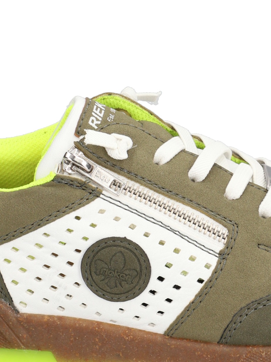 Sneaker