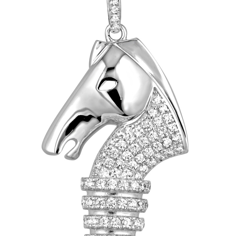 Pendentif Cavalier Echiquier en Argent orné de 76 Cristaux Swarovski Cubic Zirconia Blancs