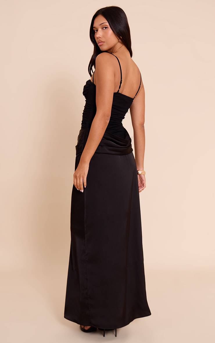 Noir Robe Longue En Mousseline À Taille Basse Avec Détails Froncés