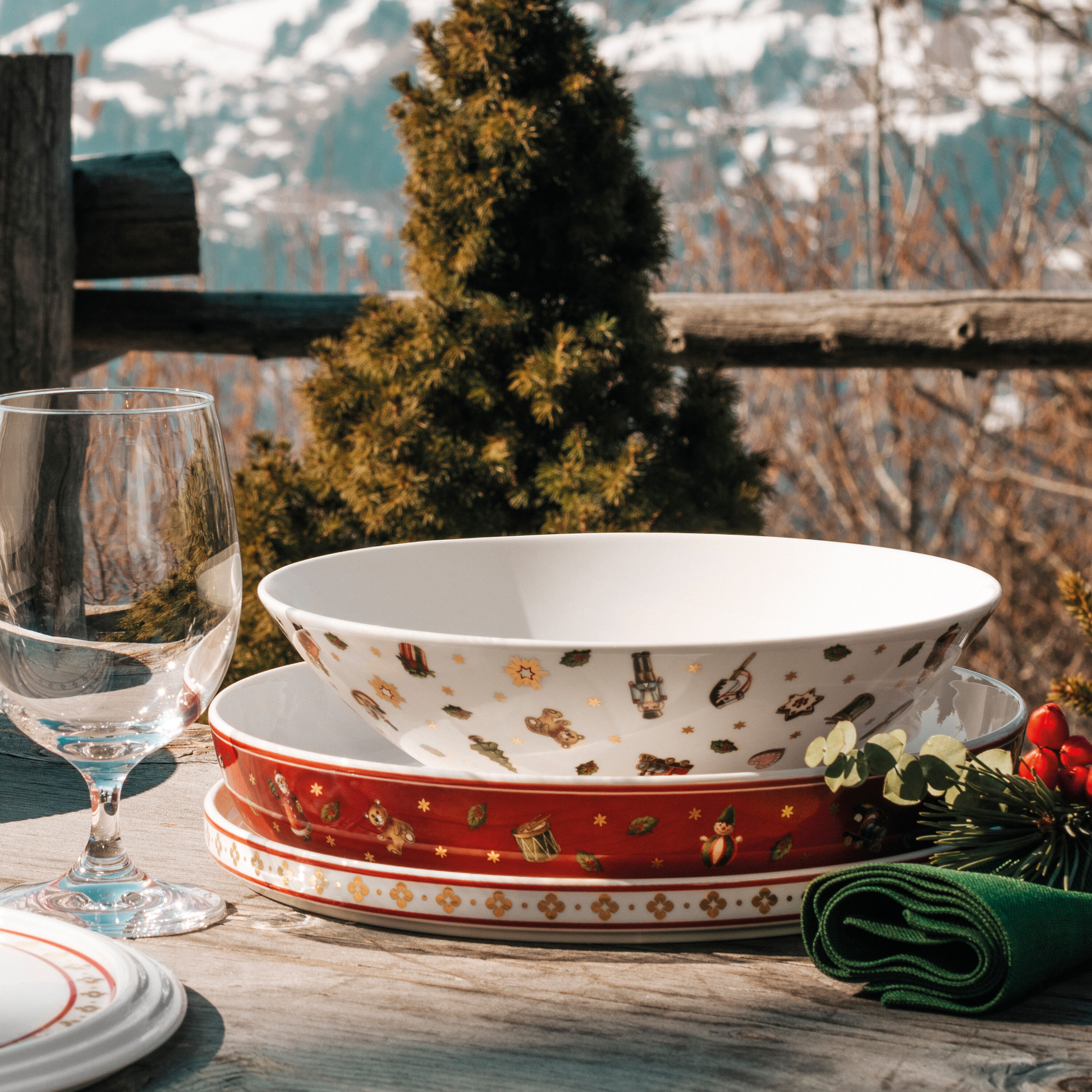 Toy's Delight Dinnerware set Red, Premium Porcelain