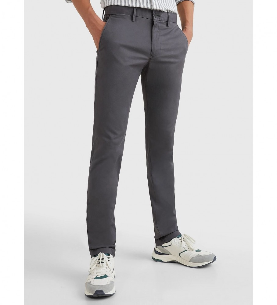 Calça chino Tommy Hilfiger Bleecker em algodão elástico, cinza.