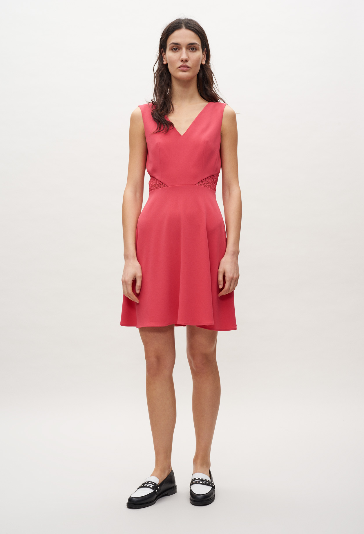 Robe courte sans manches