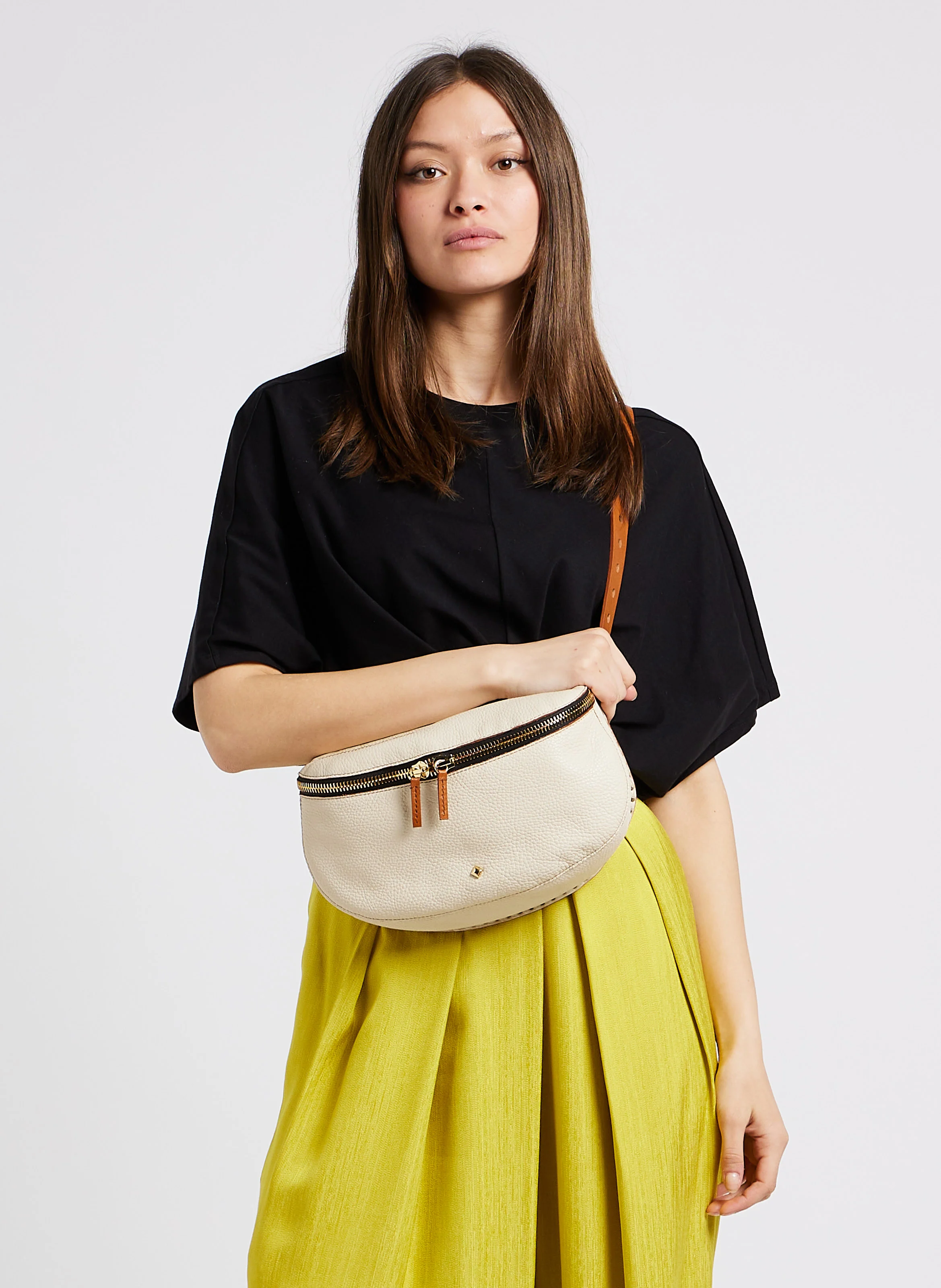 LA GRANDE LILI ADRIA - Sac banane en cuir grainé | Blanc