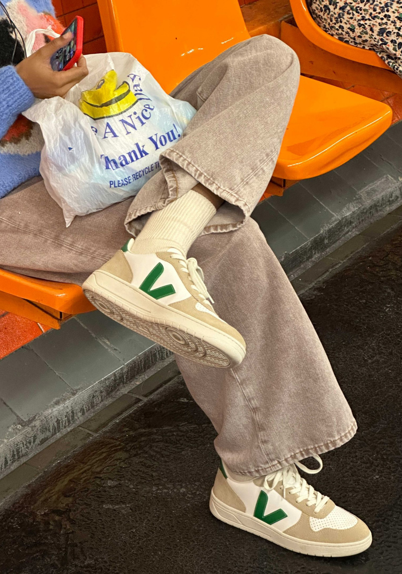 Veja Sneaker V-10 Leather Extra White Emeraude Sahara