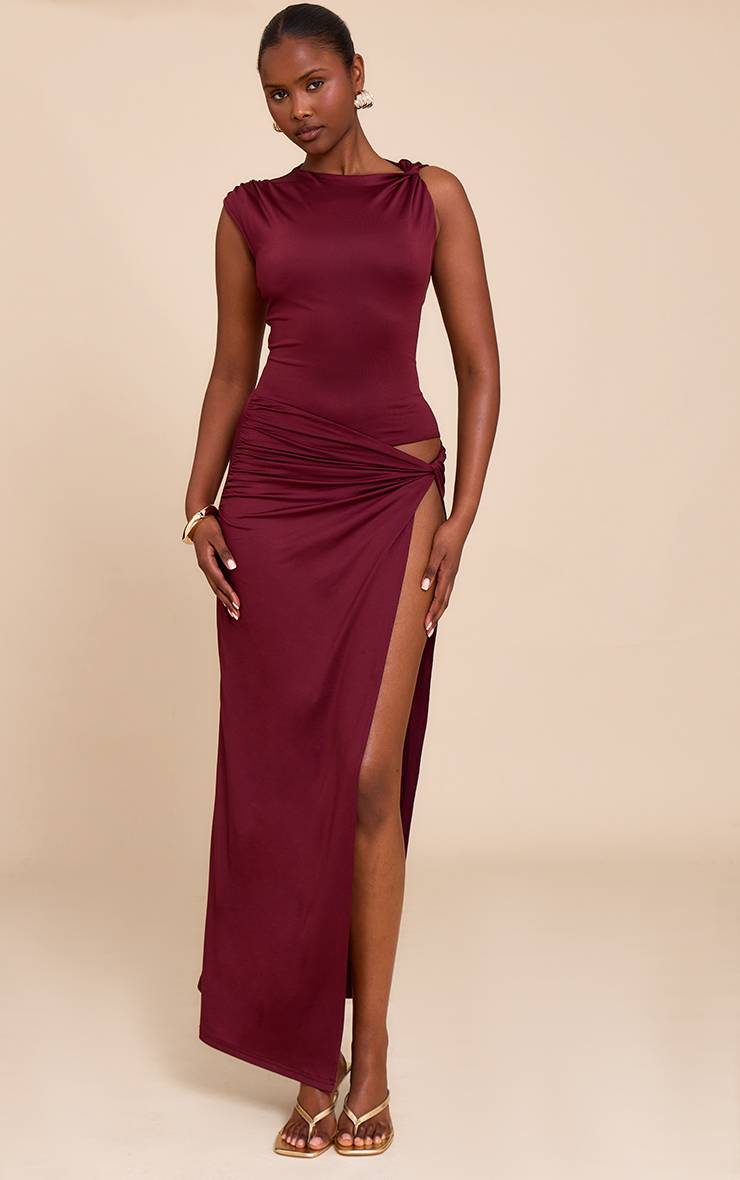Dark Plum Robe Longue Drapée À Découpes