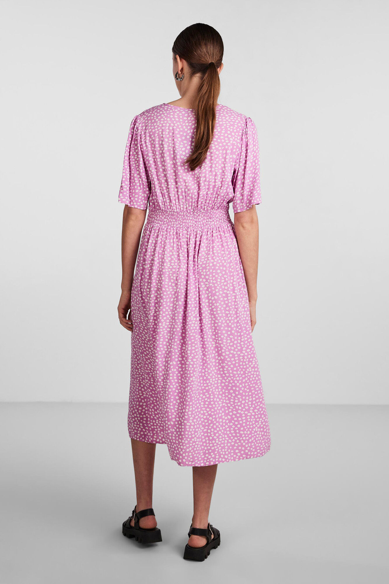 Vestido longo feminino.