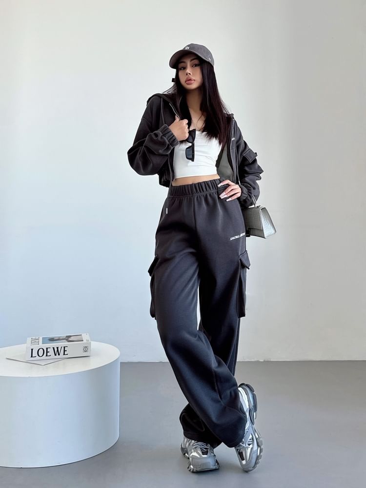 LIVIE - Fleecegevoerde cropped hoodie met geborduurde letters en rits / Cargo-joggingbroek met elastische taille en wijde pijpen