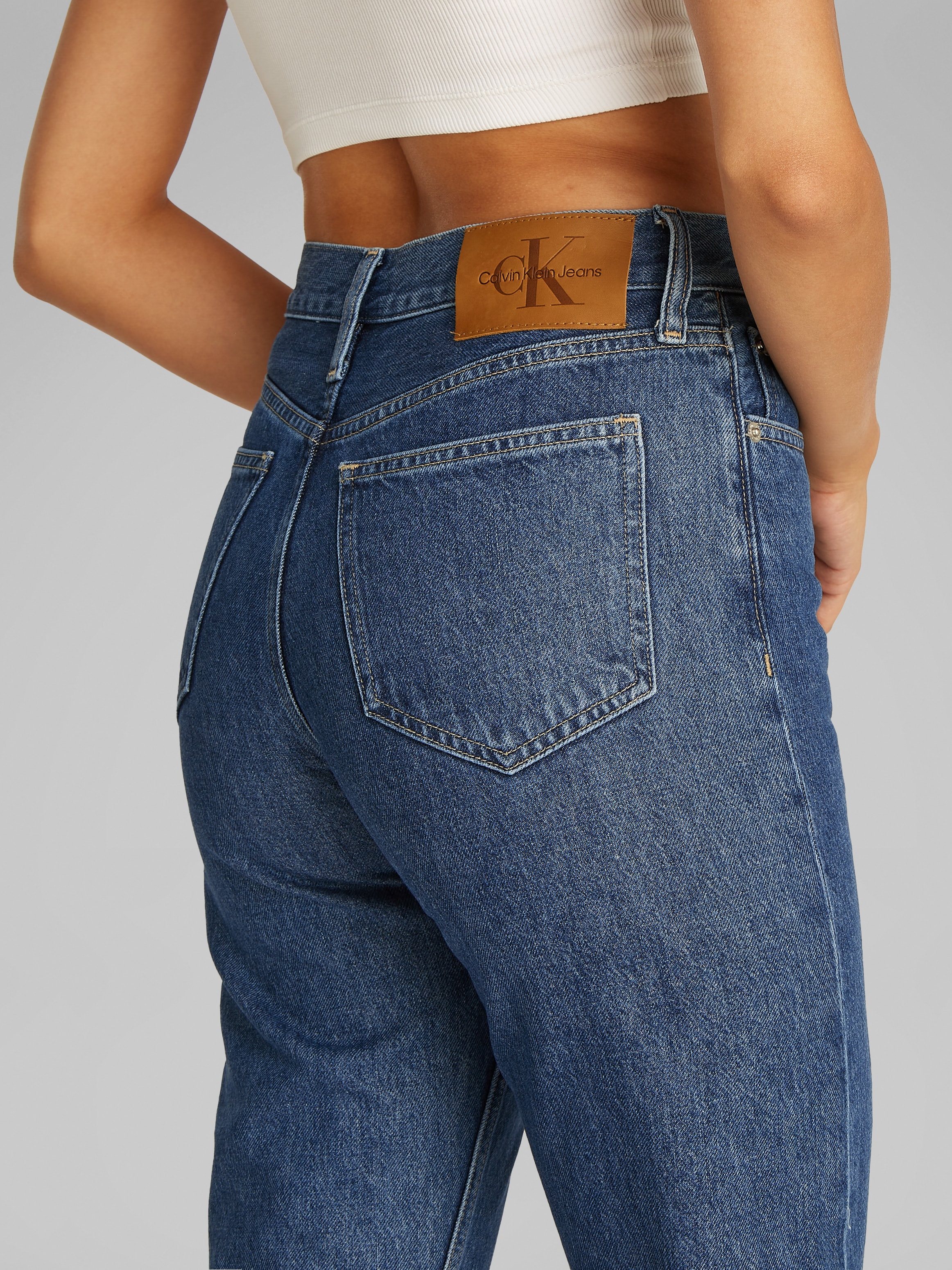 Calvin Klein Jeans Straight-Jeans »HIGH RISE STRAIGHT« in mittelblauer Waschung