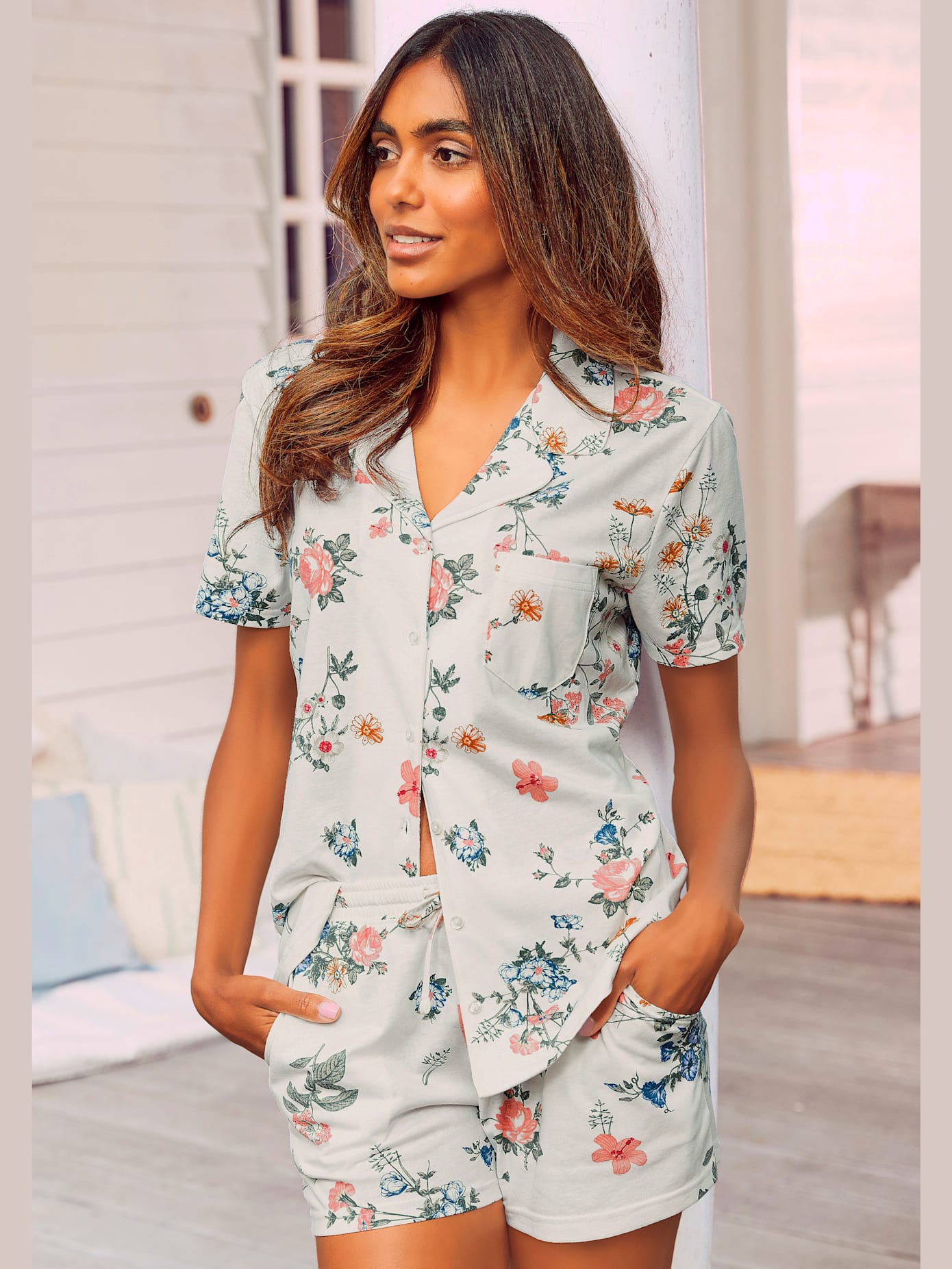 Pyjama court fantaisie coupe classique