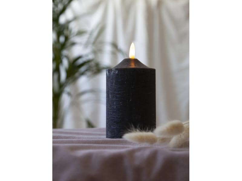 Star Trading LED-Kerze Pillar Flamme Ø 7.5 x 15 cm, Schwarz LED Kerze aus Wachs