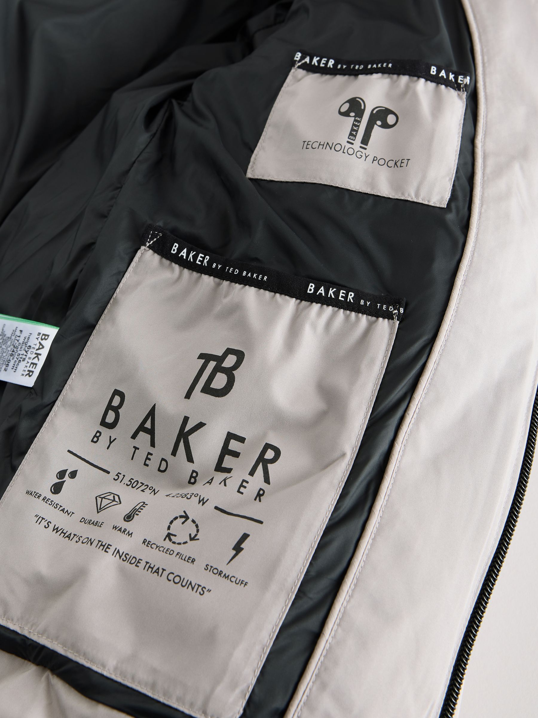 Baker by Ted Baker Baker by Ted Baker Naturel Regenbestendige Gevoerde jas
