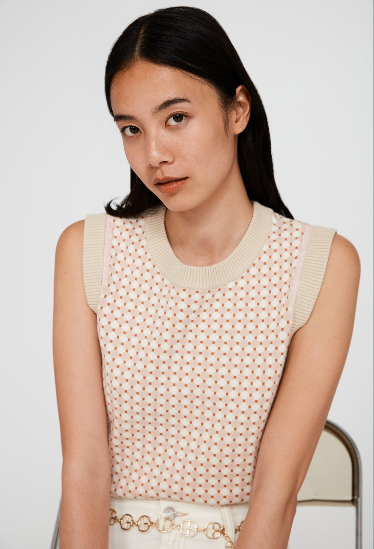 Pull sans manche &agrave; motifs