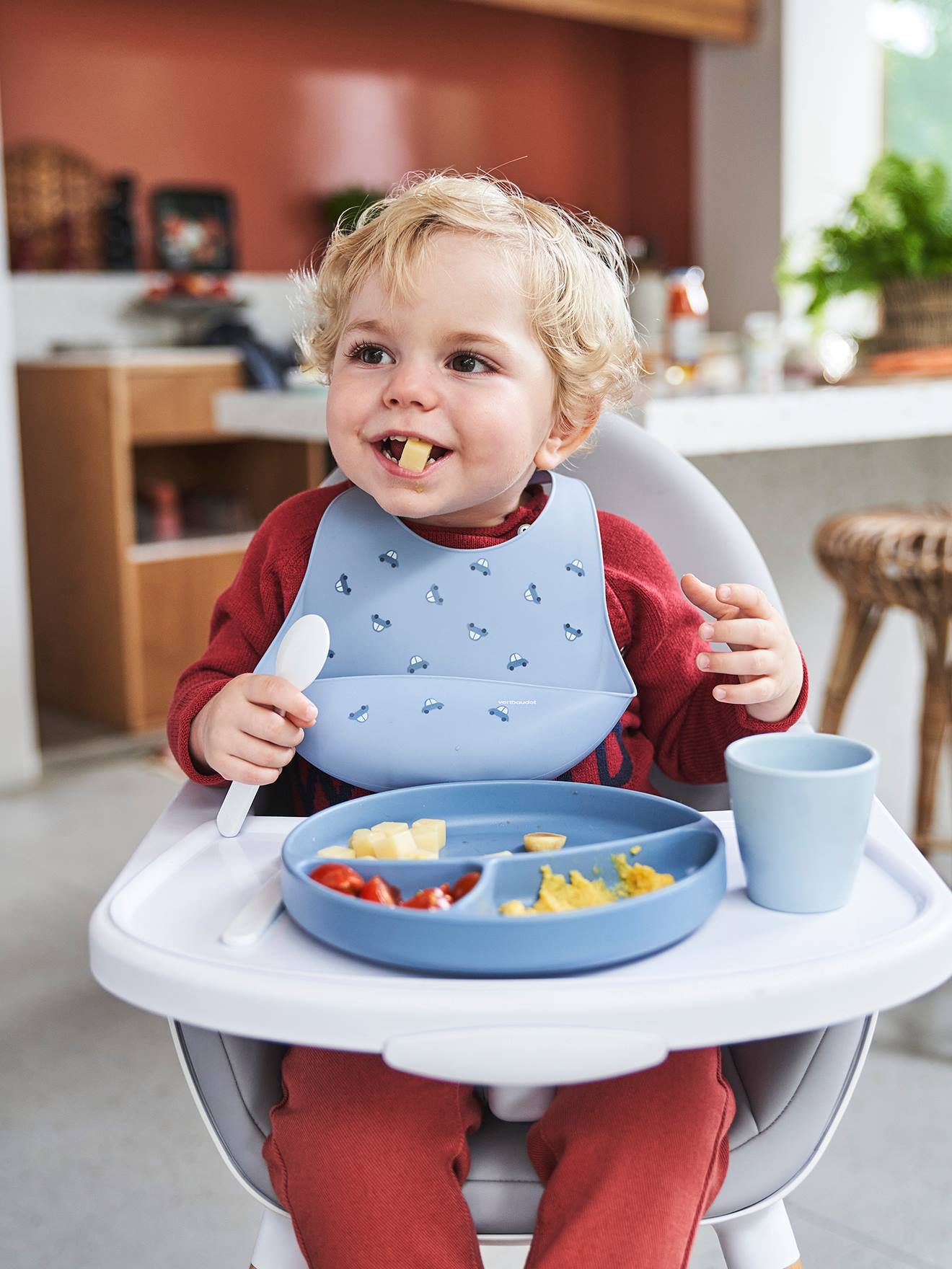 Conjunto de alimentos de silicone com estampa branca clara