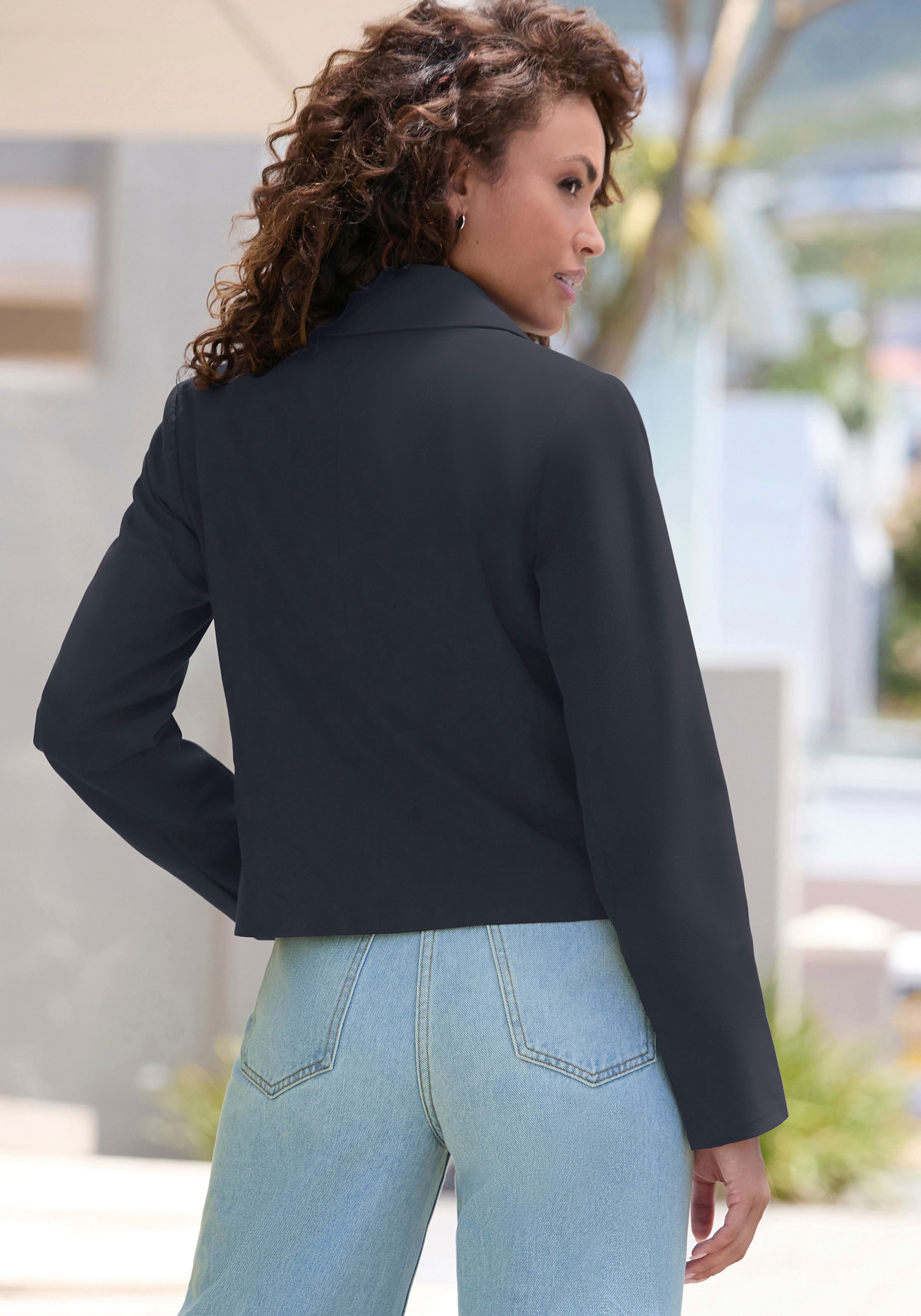 LASCANA Kurzblazer , mit Knopf, Cropped-Blazer
