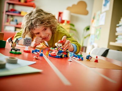 LEGO Mario Kart™ – Interactieve LEGO® Mario™ en standaardkart (72043)