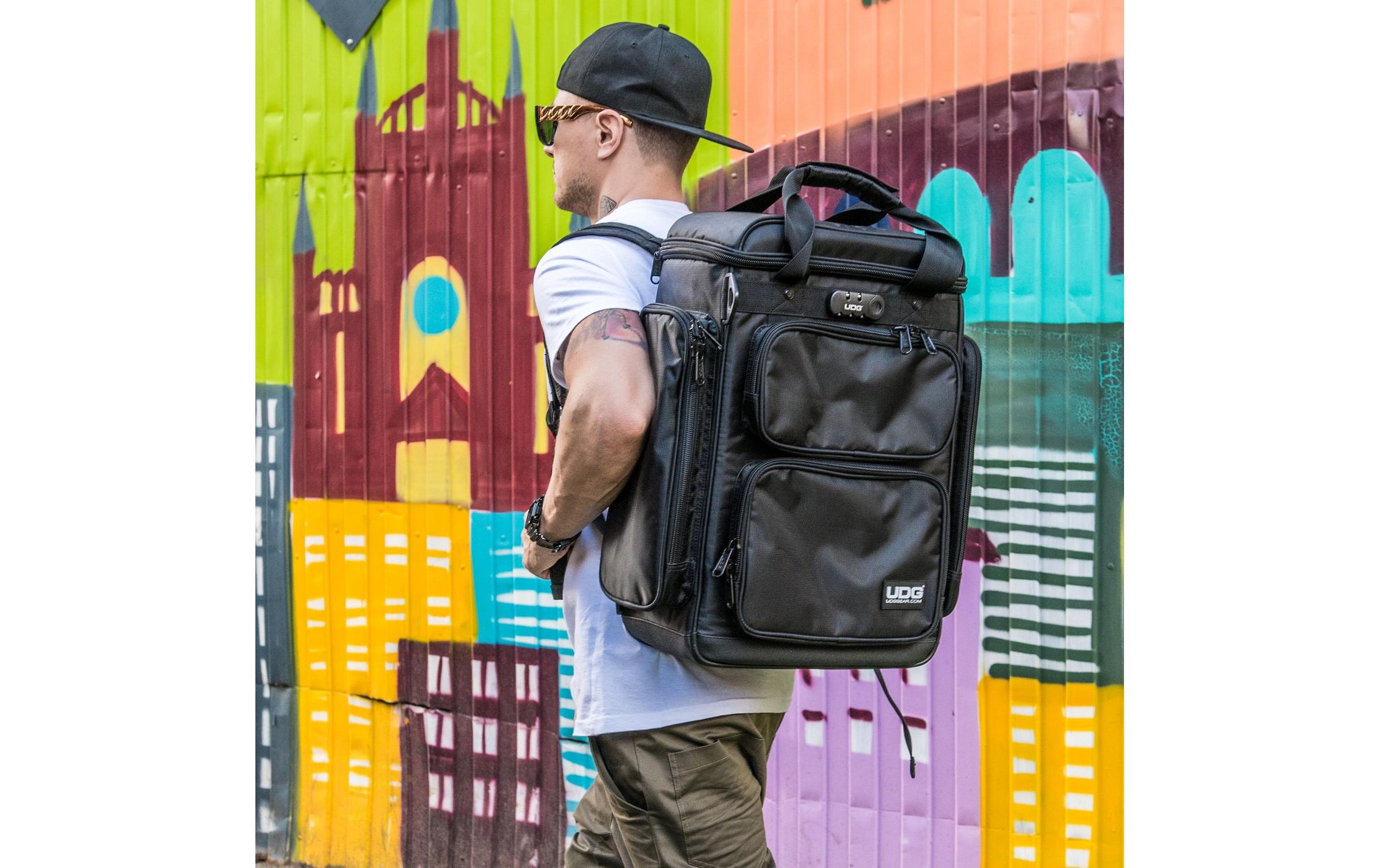 Transporttasche U9022BL/OR Ultimate ProducerBag Large<br>Wetterfeste Rucksack-Tasche für Music-Equipment