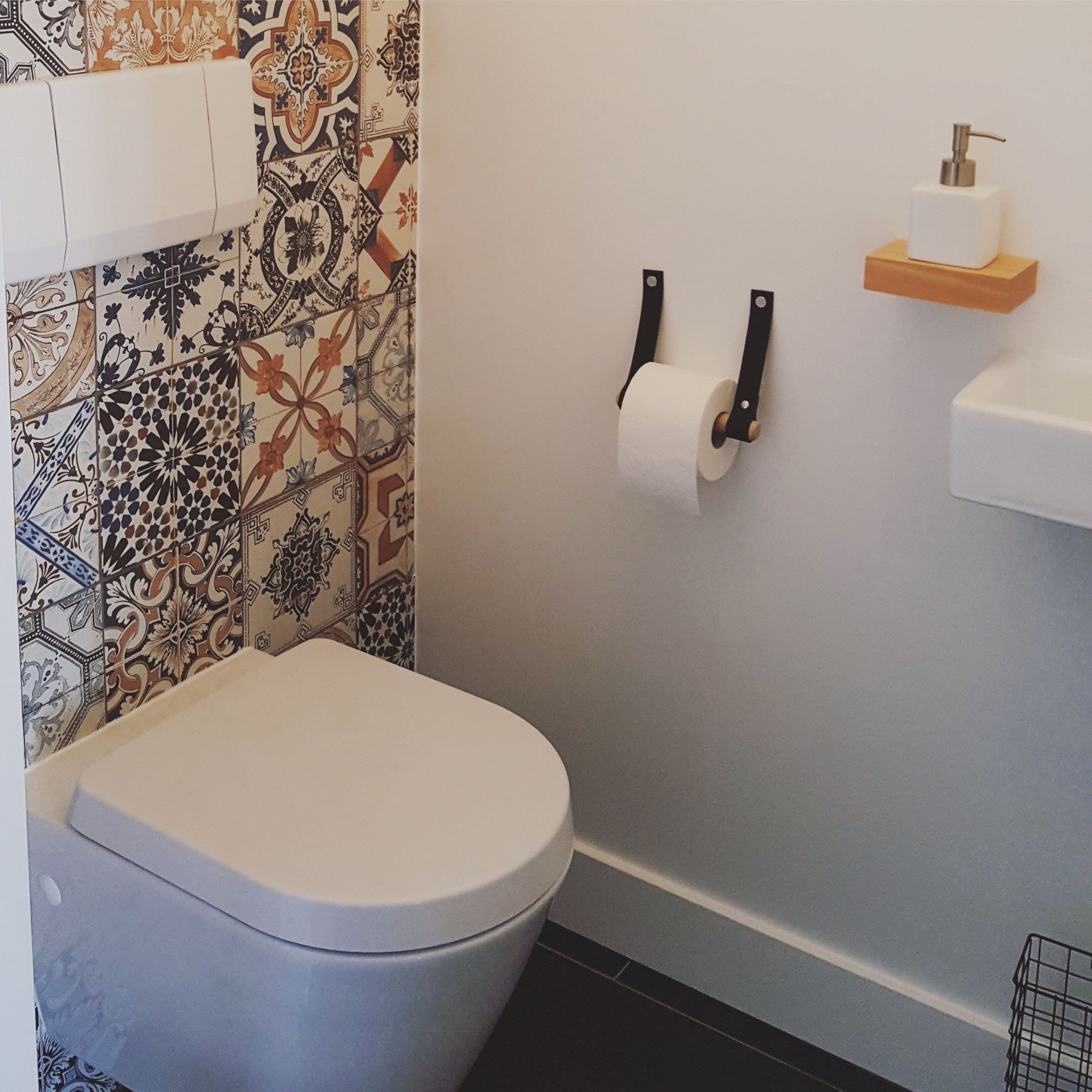 Leren toiletrolhouder (roldrager: rondhout) Donkerbruin