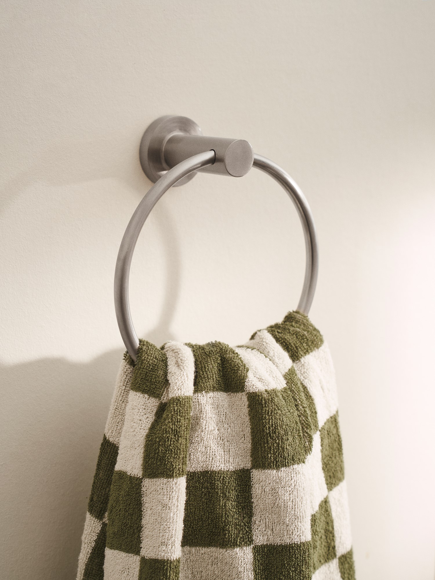 Håndklædering | Jern. Ø16,5 cm. | Silver Grey