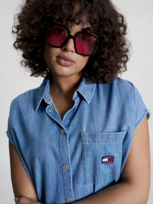Vestido camisa jeans chambray com emblema Curve