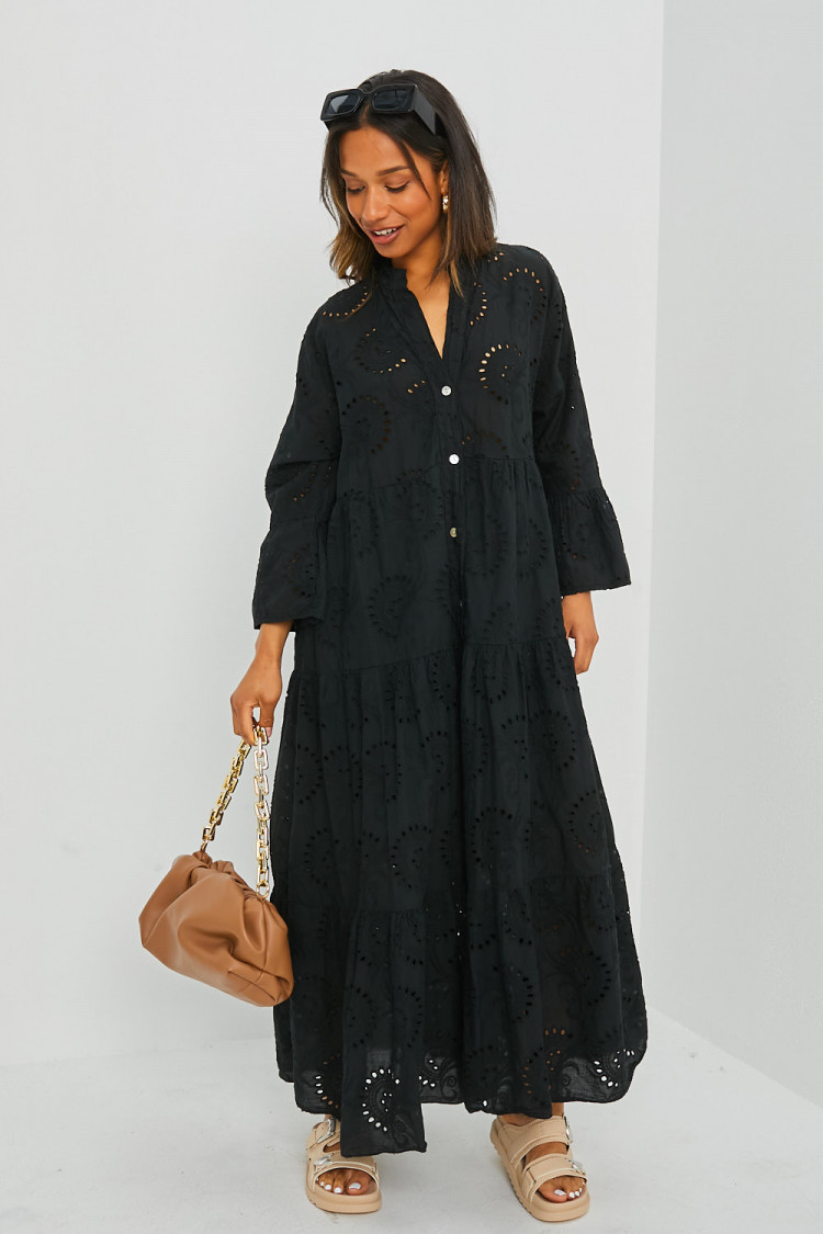 Robe noire évasée à détails crochets
