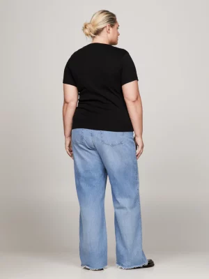 Camiseta Slim com Decote em V e Textura Canelada Curva