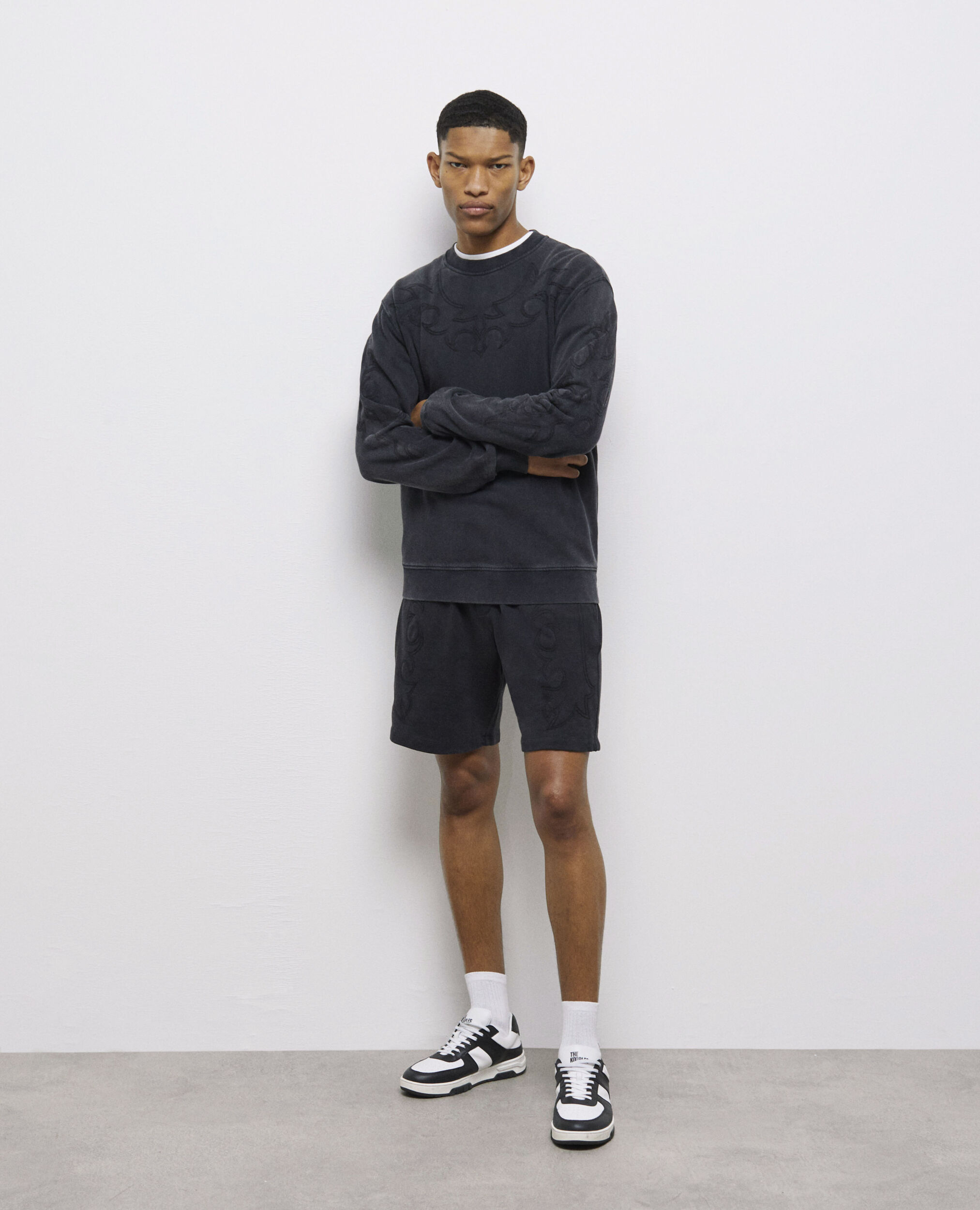 Sweatshirt noir avec broderie Western