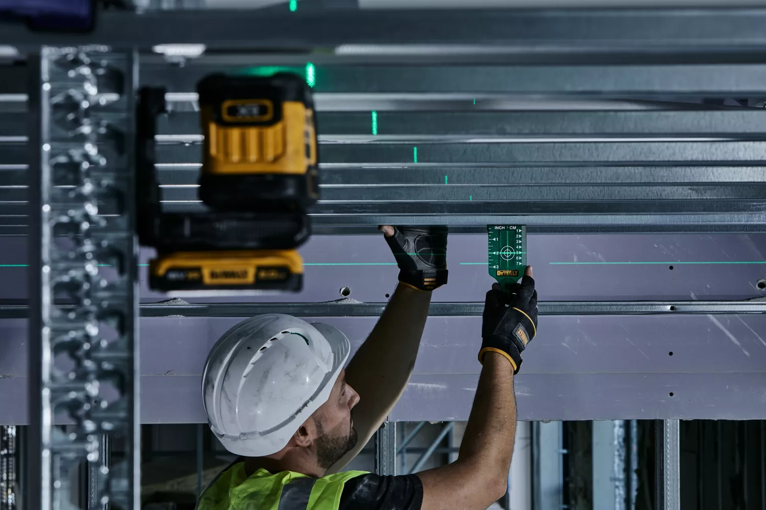 DeWALT DCLE34021D1 18V Kruislijnlaser set in koffer - Groen - 2x 55m - 2 lijnen - IP54