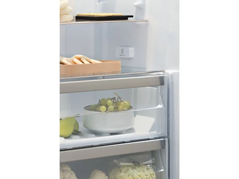 Whirlpool Fridge REFRIGERATOR SW8AM2YXR2
