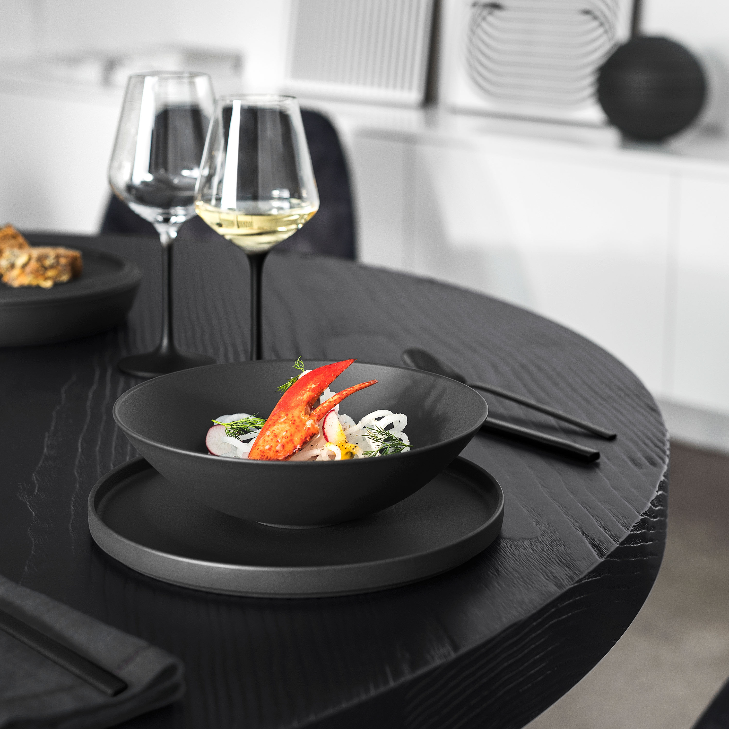 La Boule Dinnerware set Black, Premium Porcelain