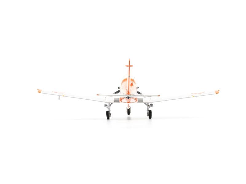 ACE Pilatus PC-7 A-932 - Ursprungsbemalung Orange 1:72 Detailliertes Flugzeugmodell