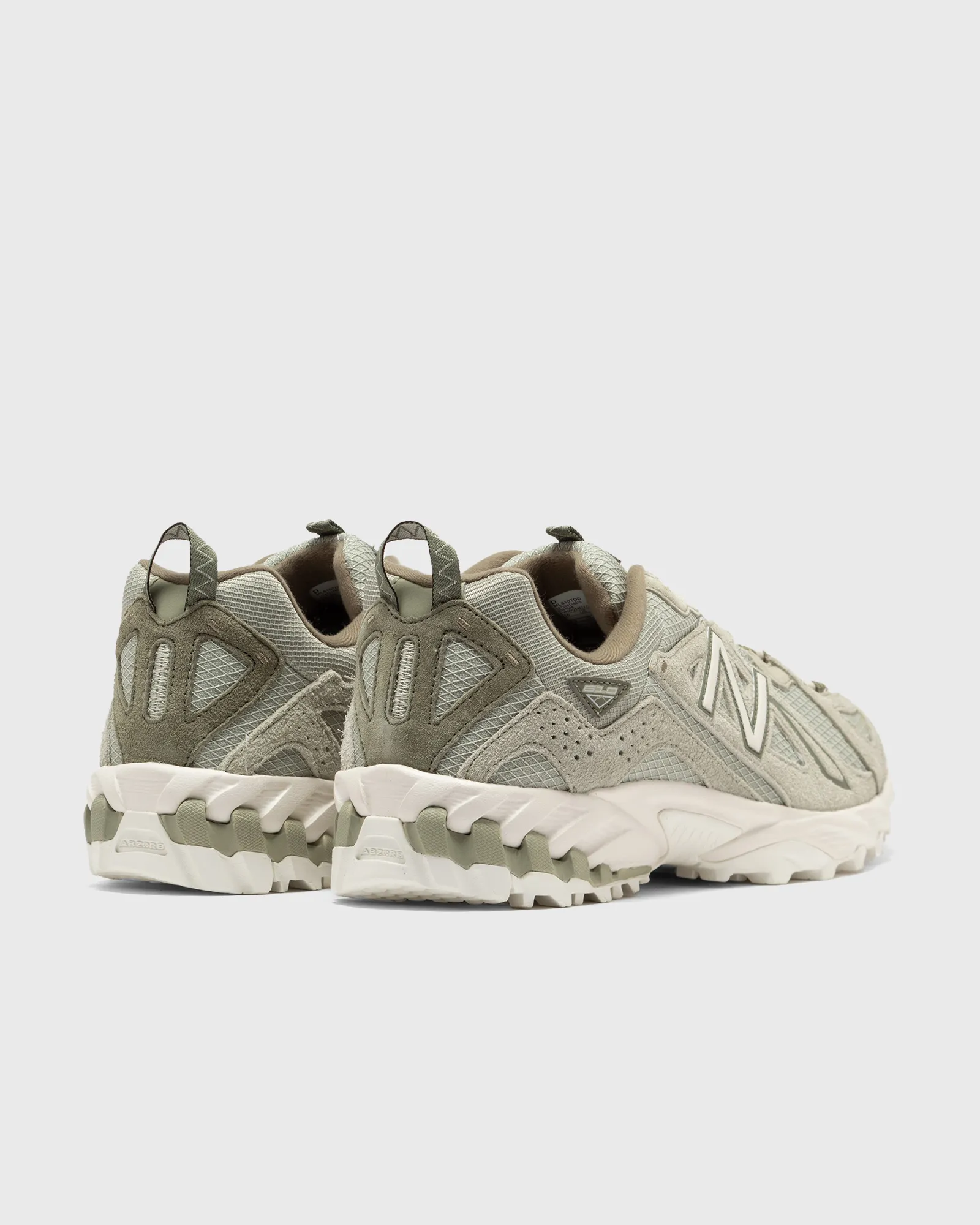New Balance 610