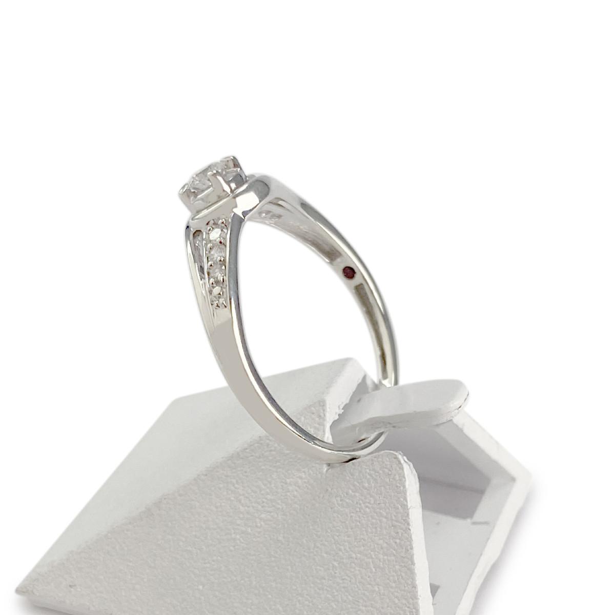 Bague d'occasion or 375 blanc diamantS et rubis