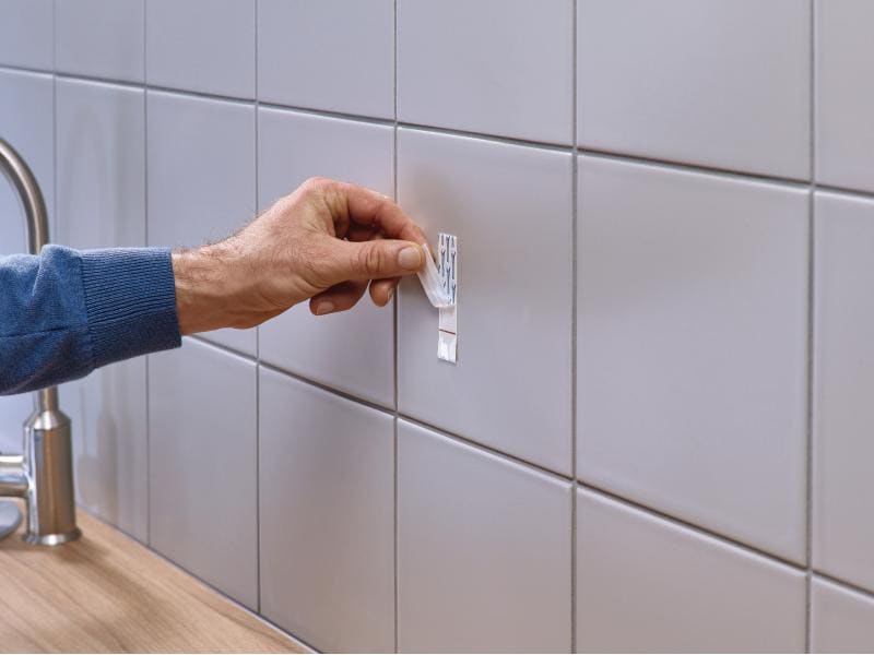 tesa Klebenagel 3 kg für Fliesen   Metall 2 Stück