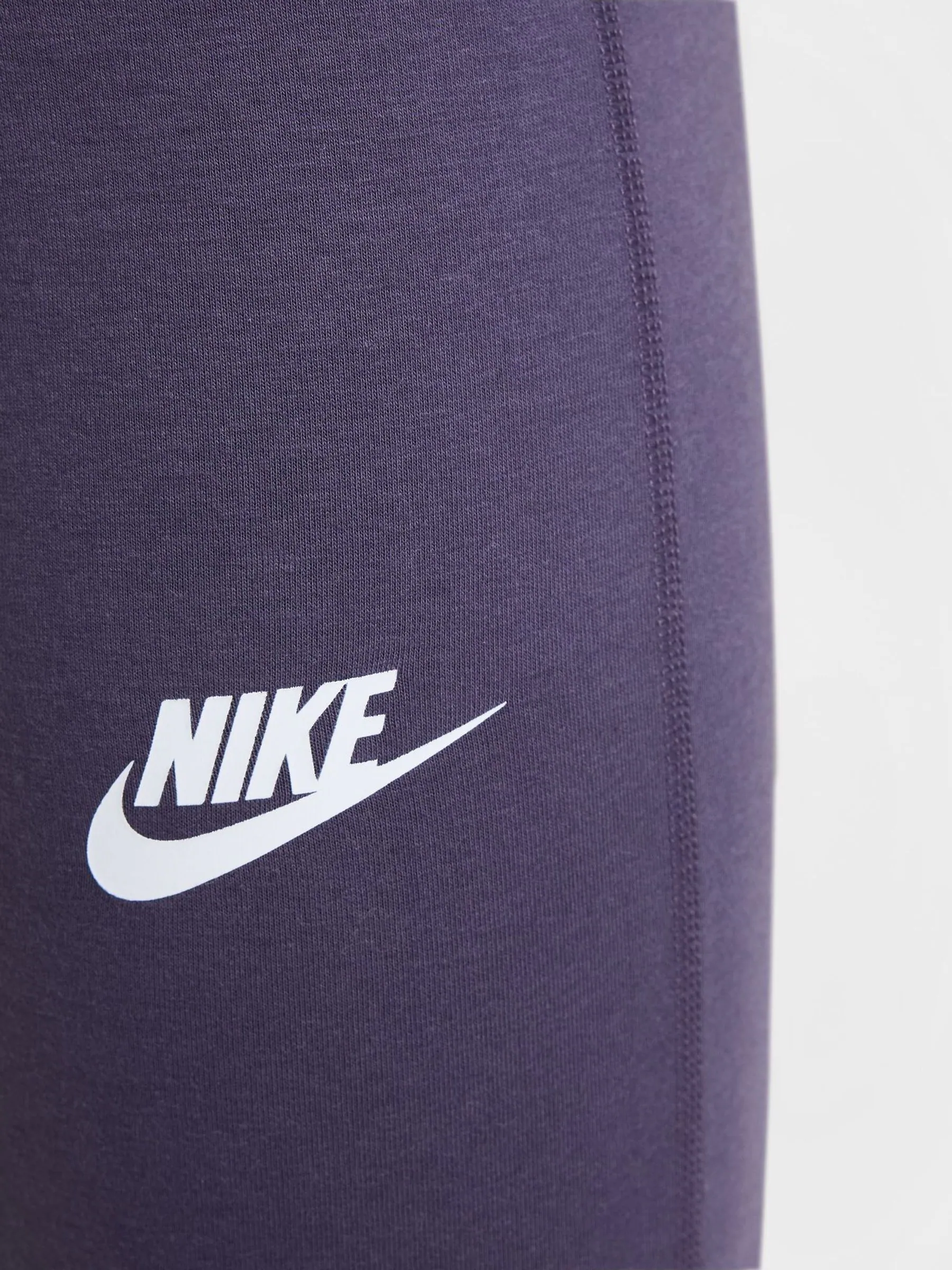 Paarse Raisin - Nike flared legging met hoge taille
