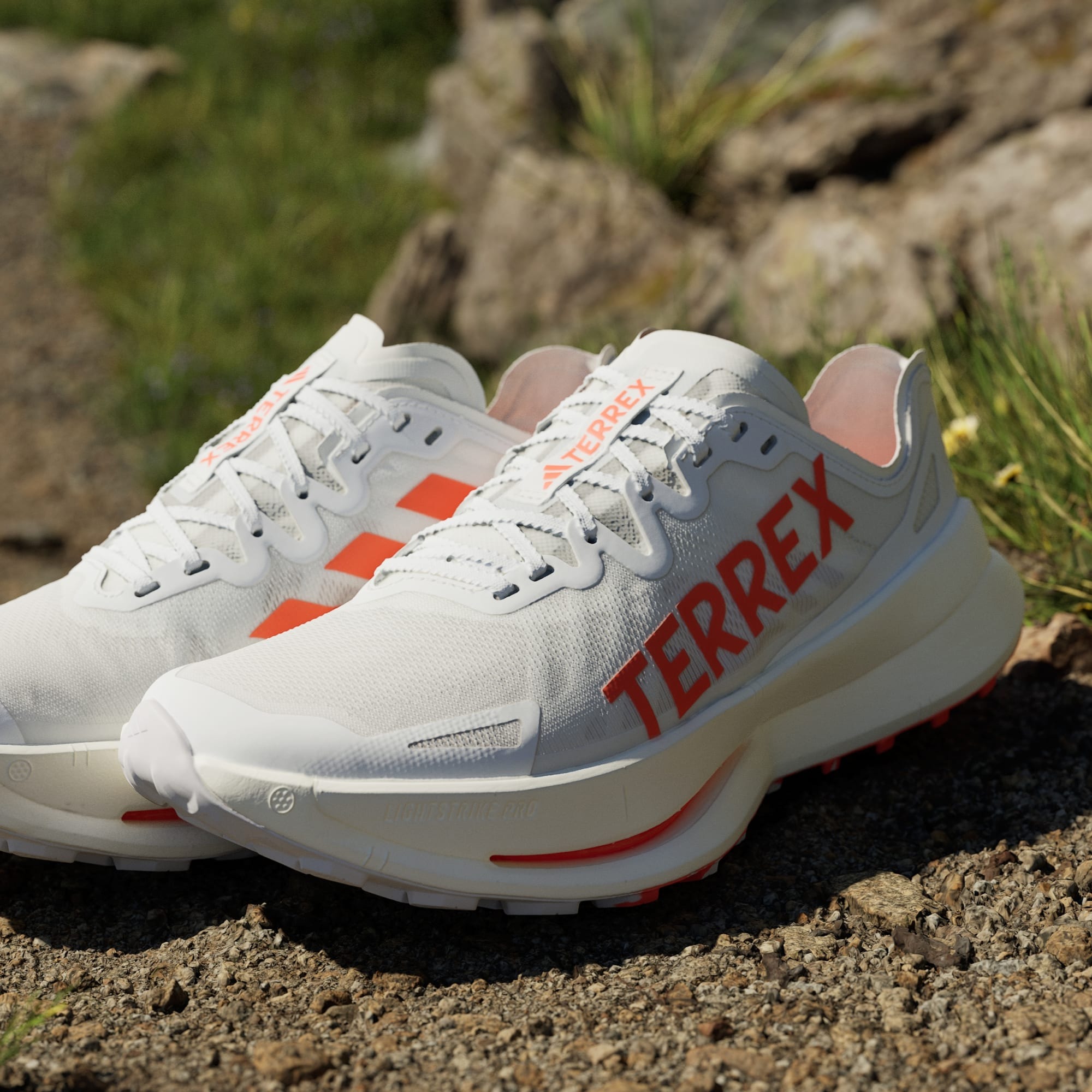 Terrex Agravic Speed Ultra Dame Cloud White/Impact Orange/Dash Grey