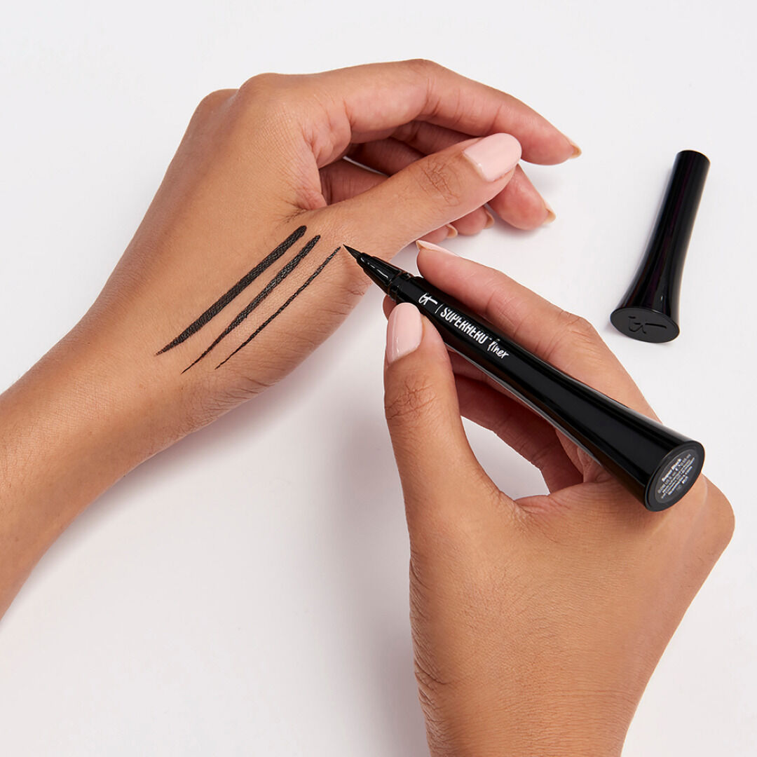 IT COSMETICS Superhero Liner Eyeliner líquido