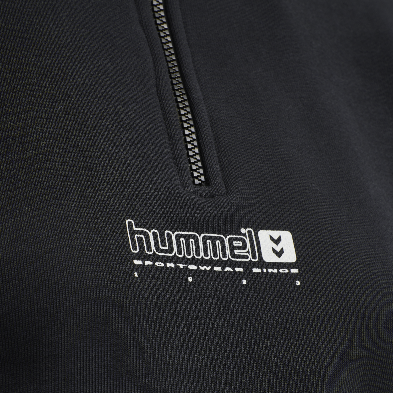 hmlLGC NIKKA CROPPED HALFZIP